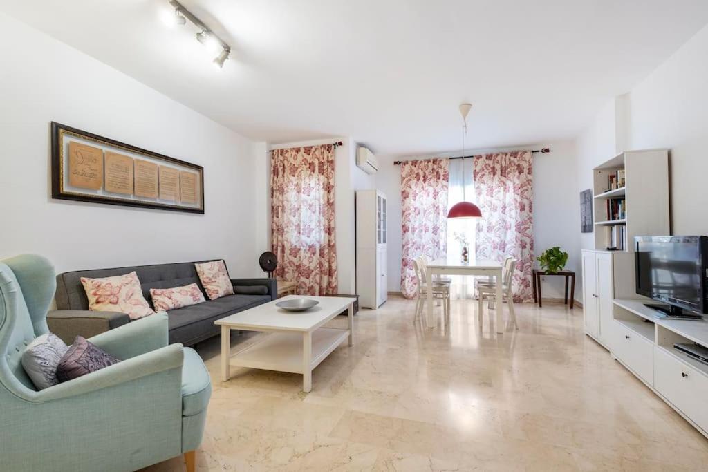 Centro Ferrandiz Parking Gratis Appartement Málaga Buitenkant foto
