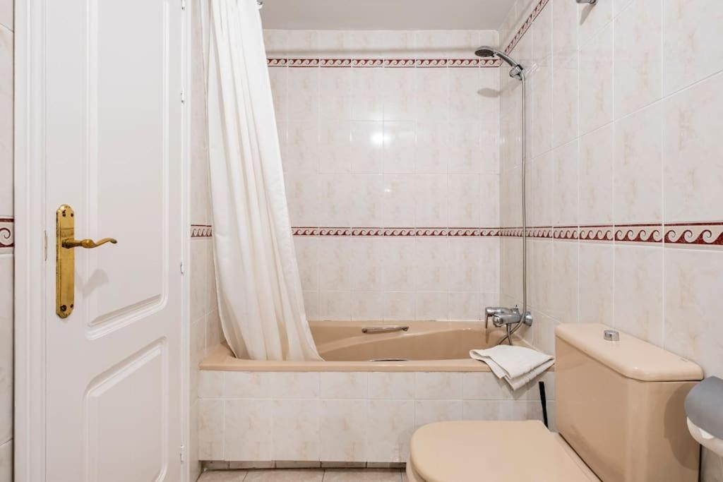 Centro Ferrandiz Parking Gratis Appartement Málaga Buitenkant foto
